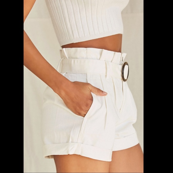 5/25$ Must BUY 5!! Forever 21 High waisted belted denim shorts. NWT size 28. - Picture 2 of 16